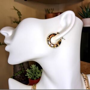 Pretty Bird 14K Yellow Gold Plated Chunky Leverback Hoop Earrings